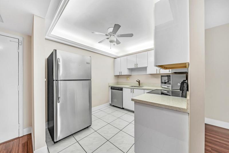  Condo & Townhome Photos