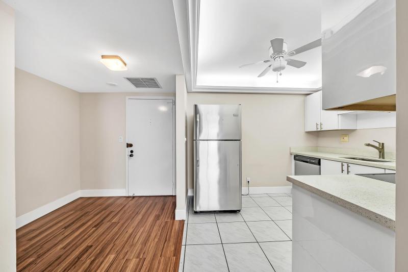  Condo & Townhome Photos