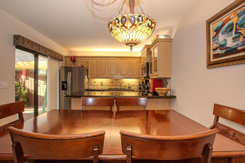  Condo & Townhome Photos