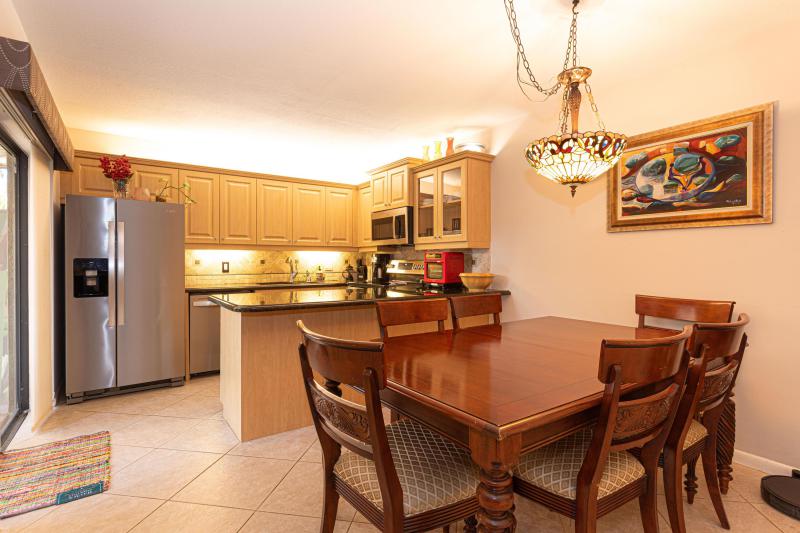  Condo & Townhome Photos