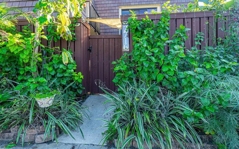  Condo & Townhome Photos
