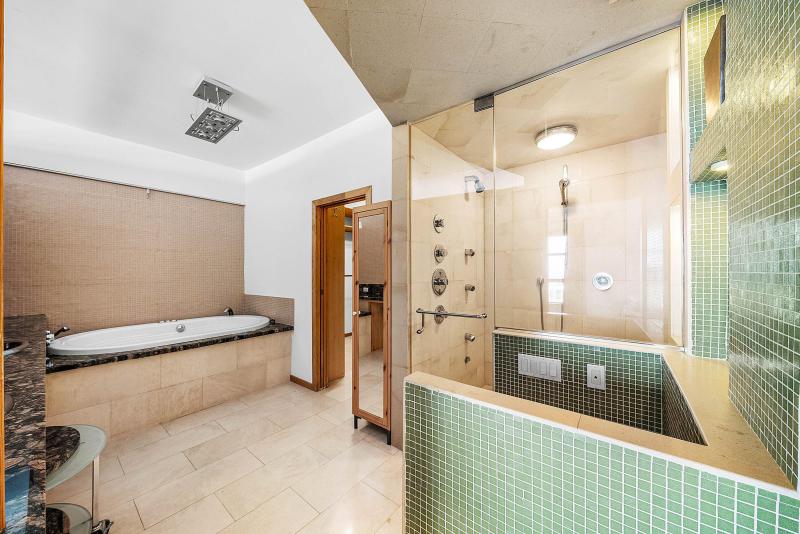  Condo & Townhome Photos