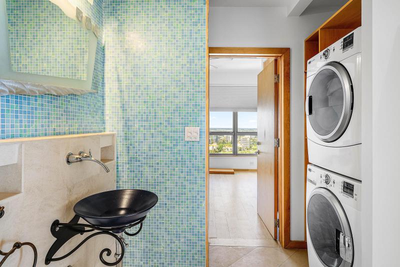  Condo & Townhome Photos