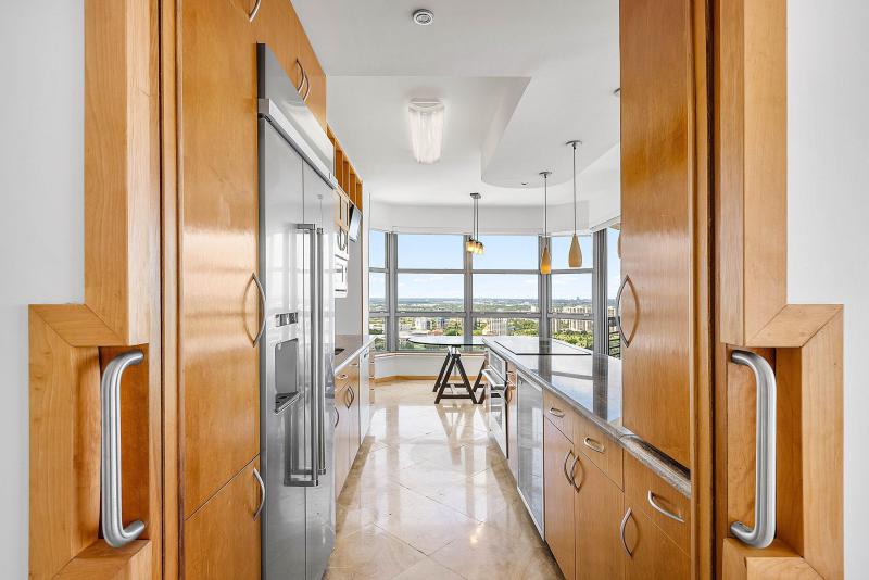  Condo & Townhome Photos