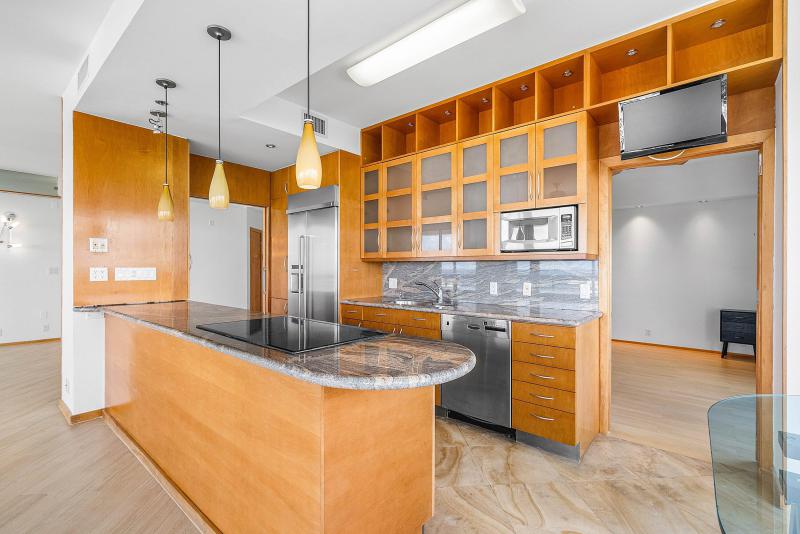  Condo & Townhome Photos