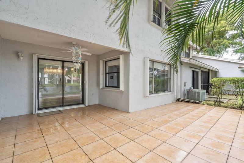  Condo & Townhome Photos
