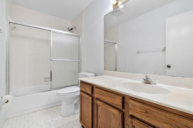  Condo & Townhome Photos
