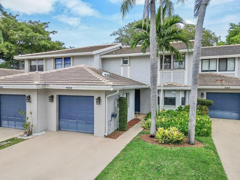  Condo & Townhome Photos