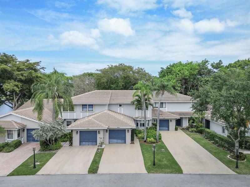  Condo & Townhome Photos