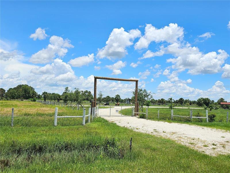  Commercial & Industrial Land Images 