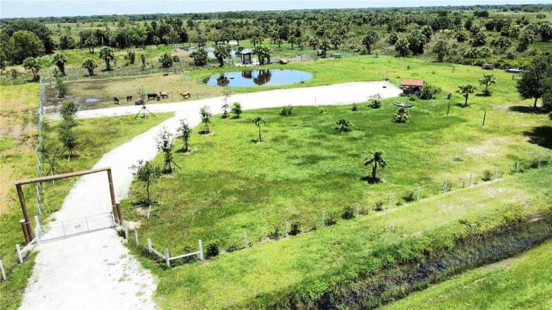  Commercial & Industrial Land Images 