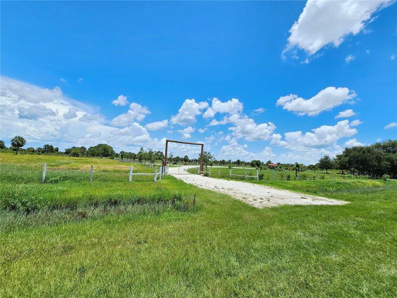  Commercial & Industrial Land Images 