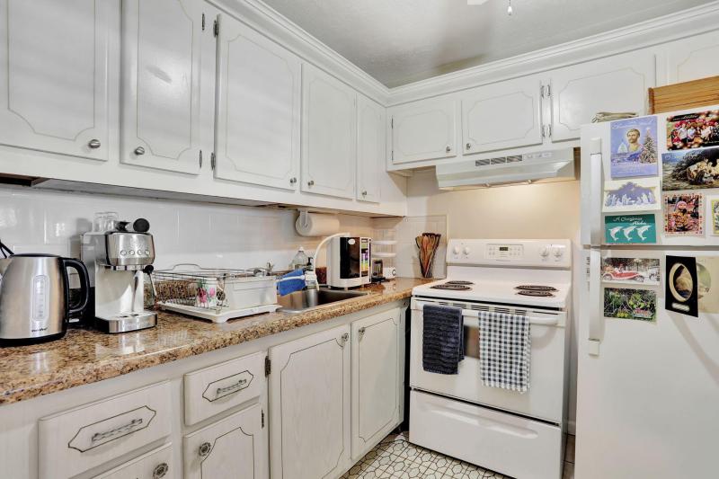  Condo & Townhome Photos