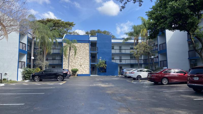  Condo & Townhome Photos