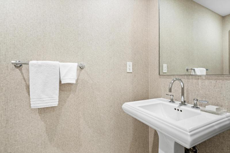 Condo & Townhome Photos