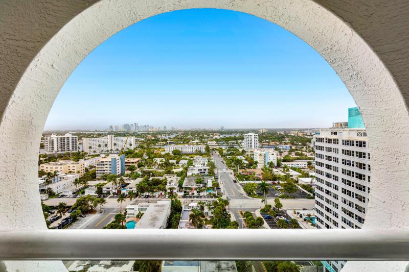  Condo & Townhome Photos