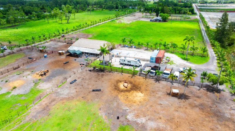  Commercial & Industrial Land Images 