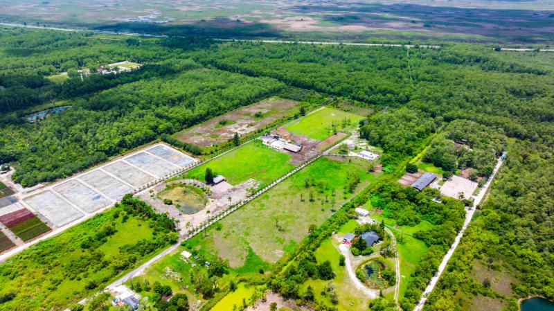  Commercial & Industrial Land Images 
