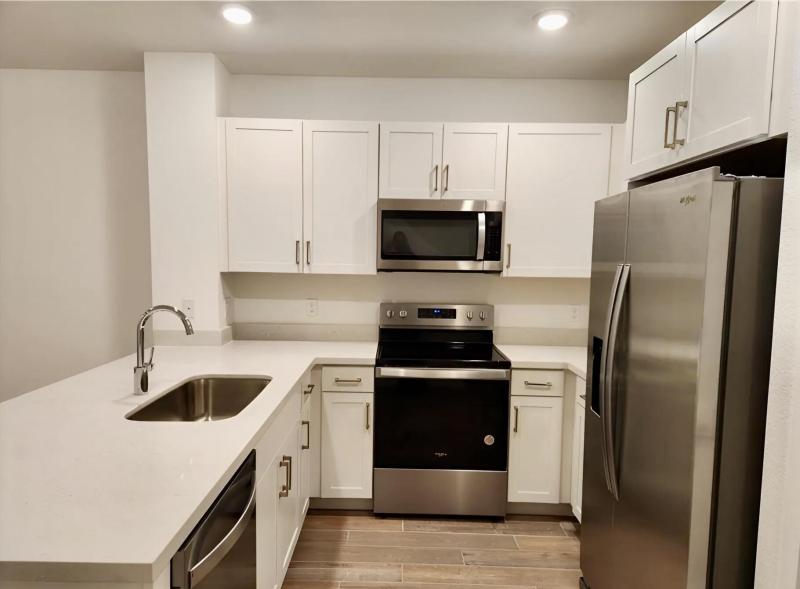  Condo & Townhome Photos