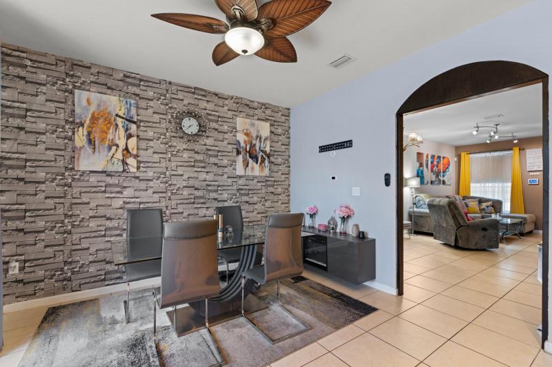  Condo & Townhome Photos