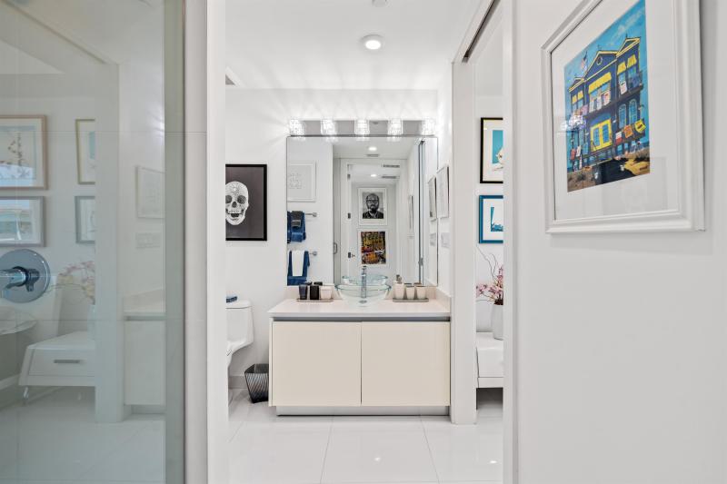  Condo & Townhome Photos