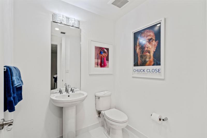  Condo & Townhome Photos