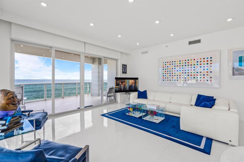  Condo & Townhome Photos