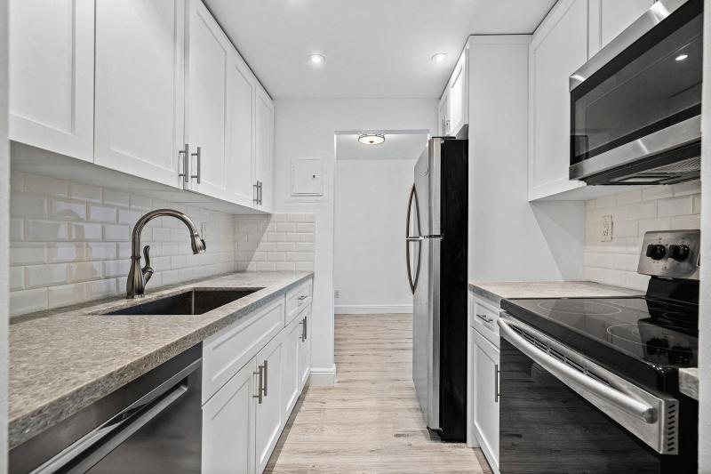  Condo & Townhome Photos