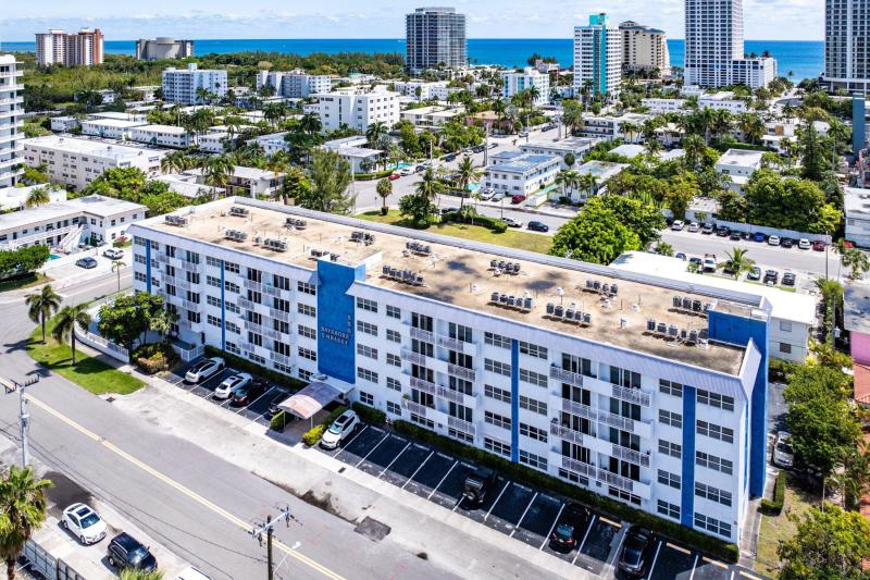  Condo & Townhome Photos