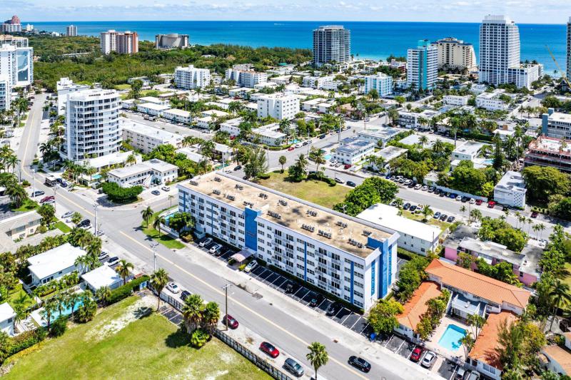  Condo & Townhome Photos