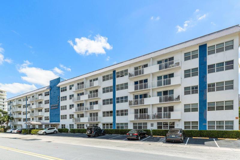  Condo & Townhome Photos