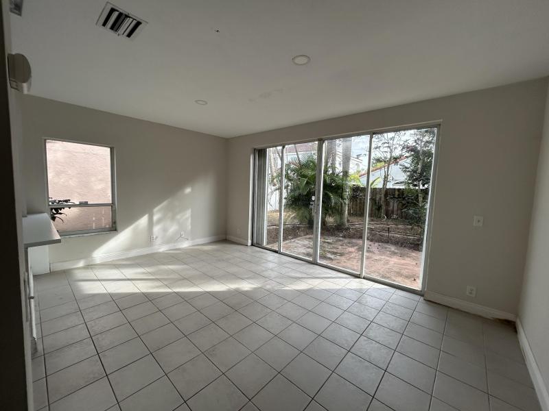  Single Family Homes Photo 5:  Greenacres,  FL 33463