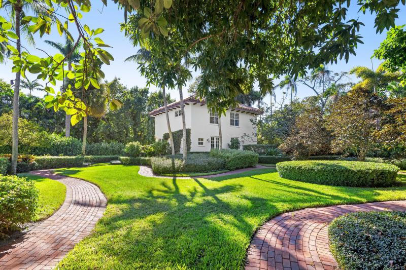  Single Family Homes Photo 13:  Palm Beach,  FL 33480