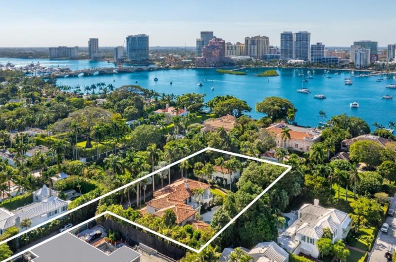  Single Family Homes Photo 2:  Palm Beach,  FL 33480
