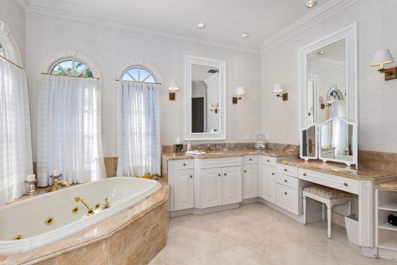  Single Family Homes Photo 66:  Palm Beach,  FL 33480