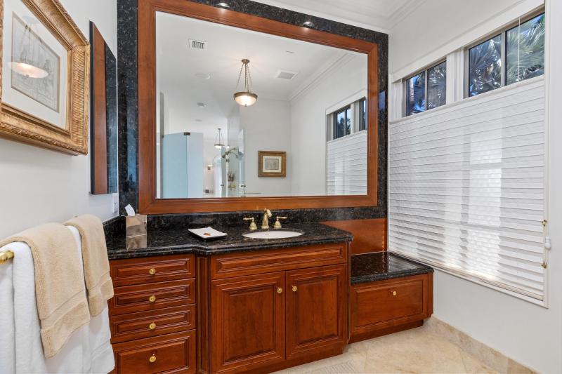  Single Family Homes Photo 67:  Palm Beach,  FL 33480