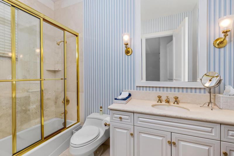  Single Family Homes Photo 79:  Palm Beach,  FL 33480