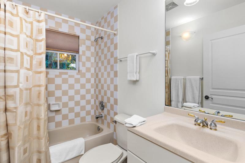  Single Family Homes Photo 98:  Palm Beach,  FL 33480