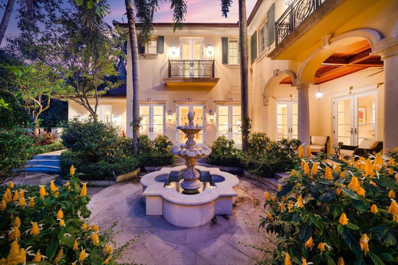  Single Family Homes Photo 2:  Palm Beach,  FL 33480