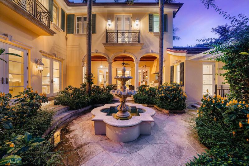  Single Family Homes Photo 21:  Palm Beach,  FL 33480