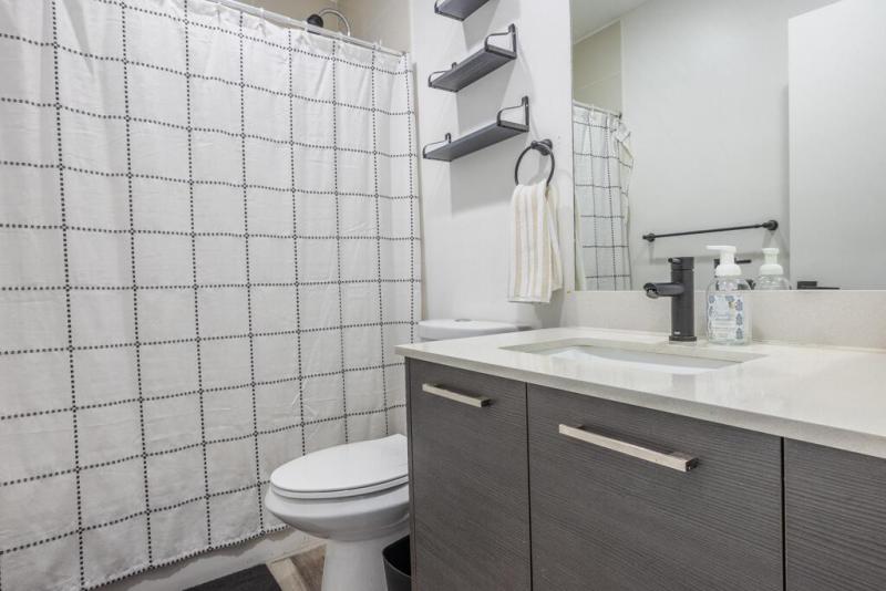  Condo & Townhome Photos