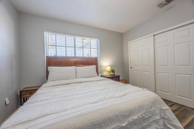 Condo & Townhome Photos