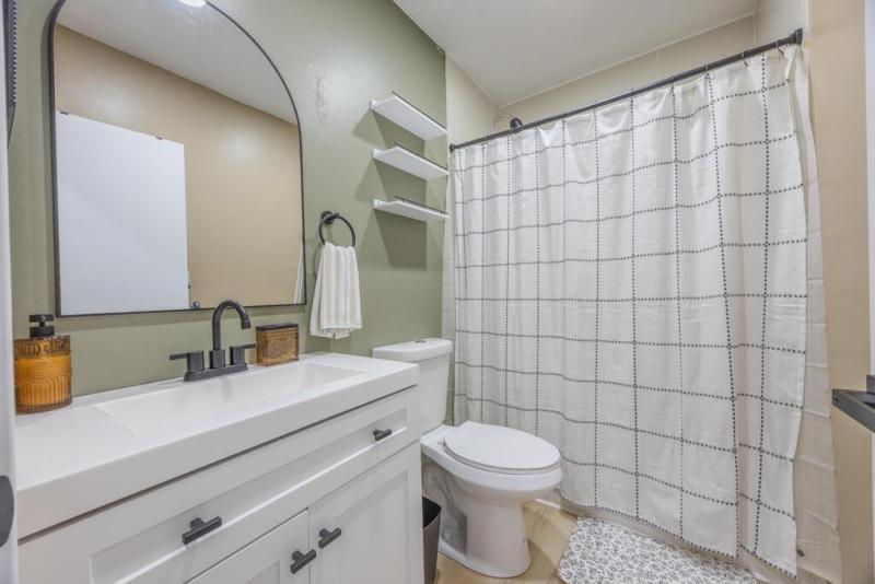  Condo & Townhome Photos