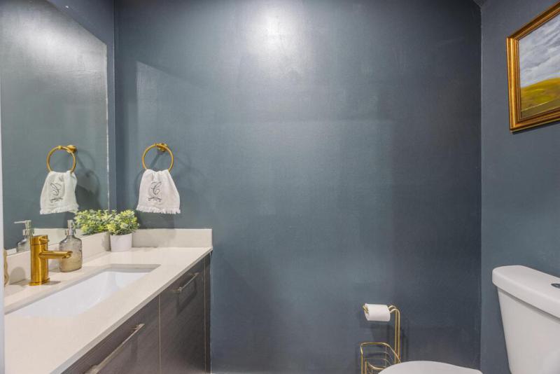  Condo & Townhome Photos