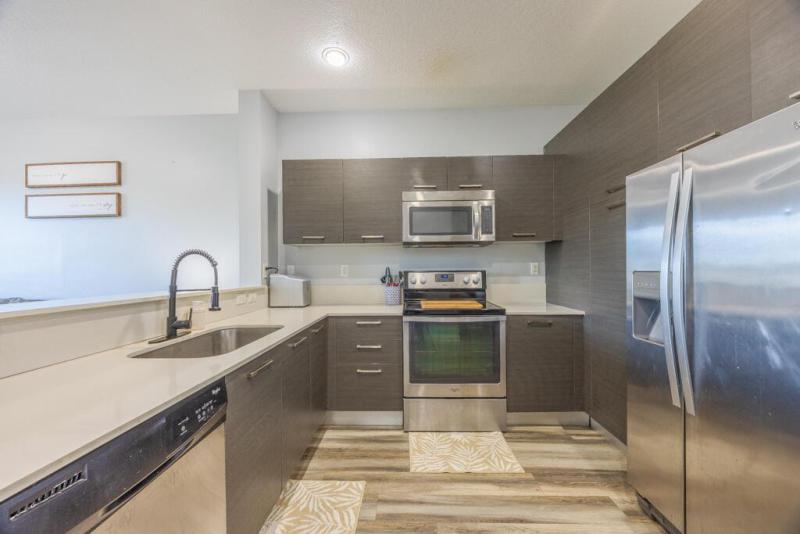  Condo & Townhome Photos