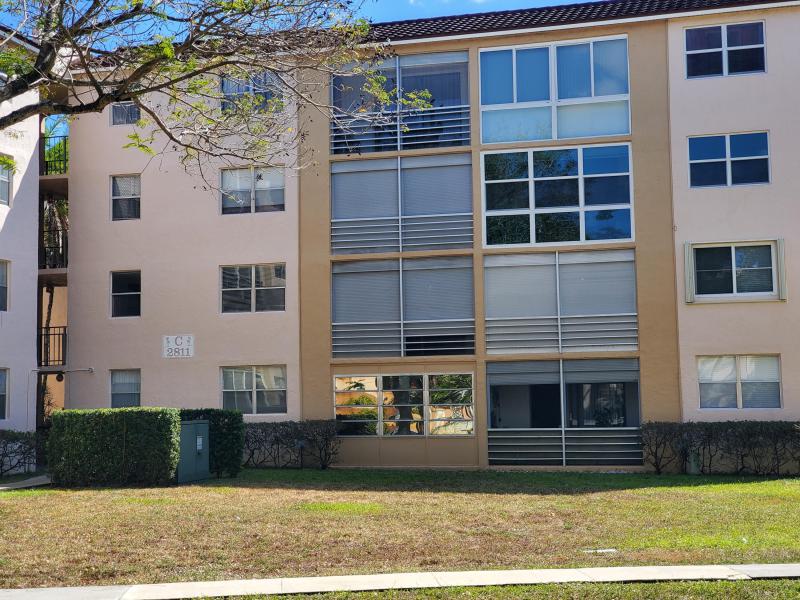  Condo & Townhome Photos
