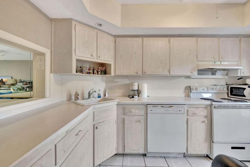  Condo & Townhome Photos