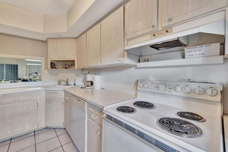  Condo & Townhome Photos