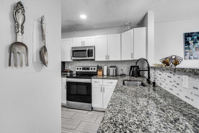  Condo & Townhome Photos