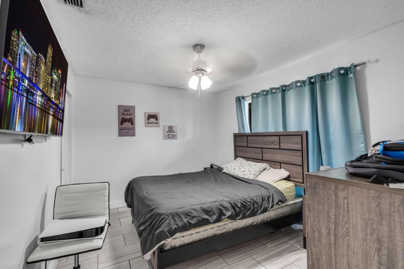  Condo & Townhome Photos